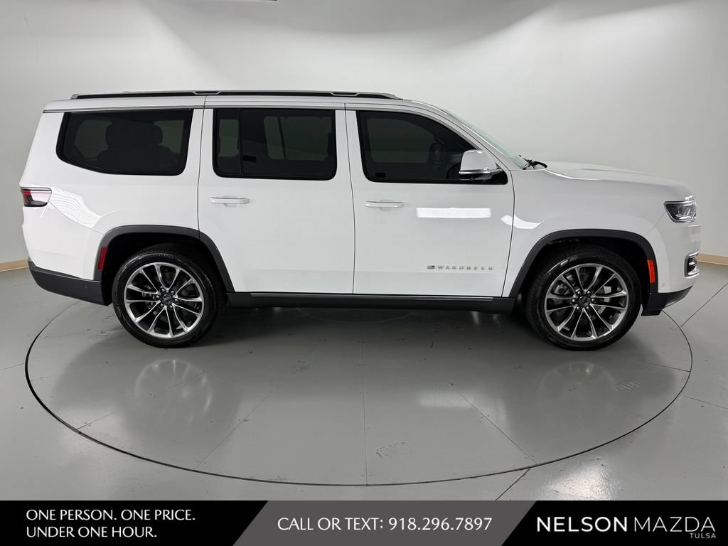 Used 2022 Jeep Wagoneer Series III w/ Premium Group I AWD/4WD image 5