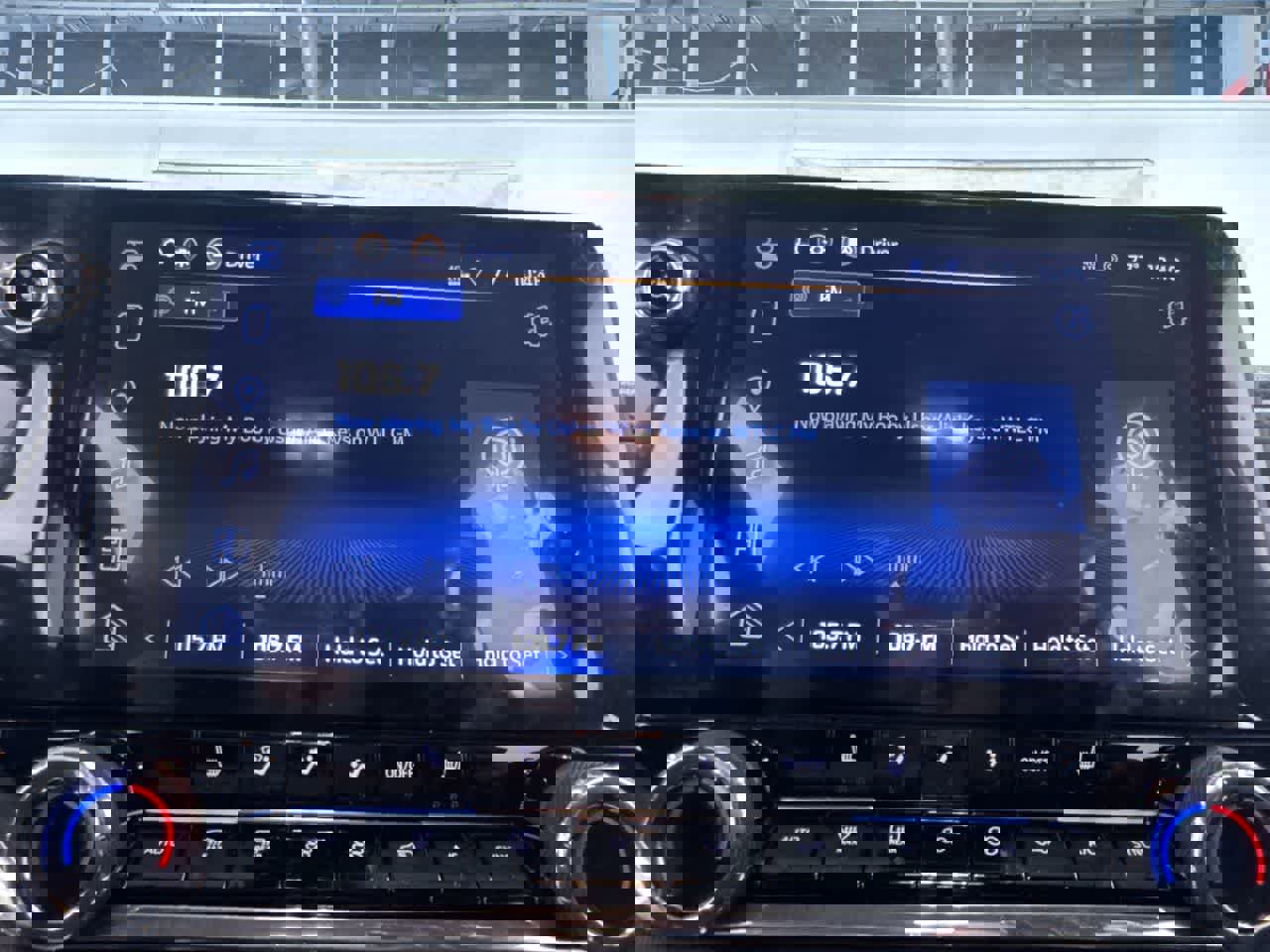 Used 2024 Chevrolet Colorado LT w/ LT Convenience Package III image 24