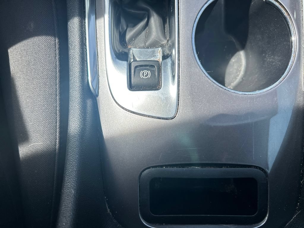 Used 2022 Chevrolet Malibu LT FWD image 30