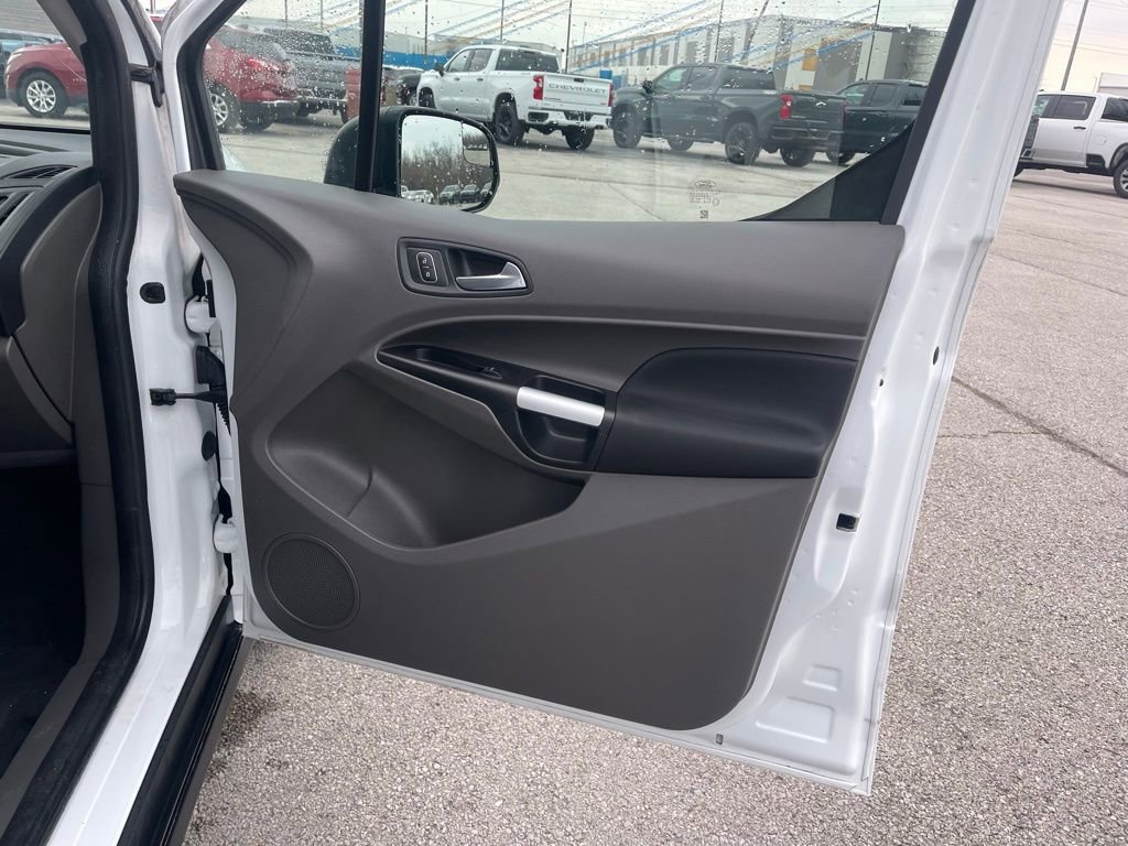 Used 2020 Ford Transit Connect XLT image 17