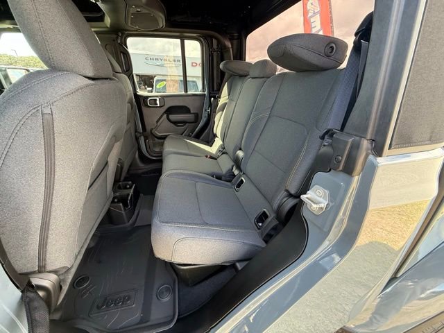 New 2025 Jeep Gladiator Sport image 10