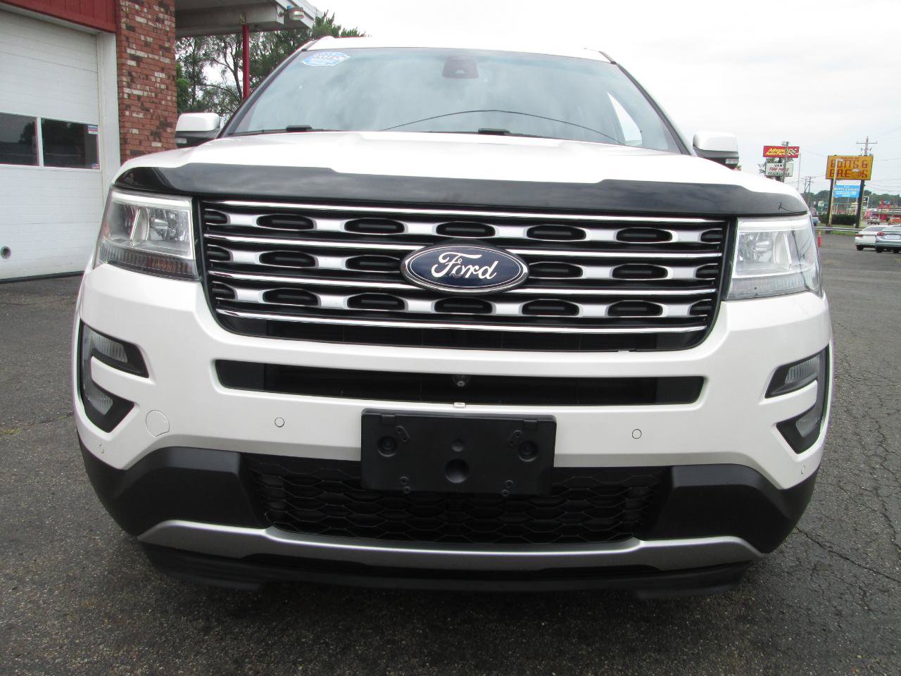 Used 2016 Ford Explorer Limited w/ Equipment Group 301A AWD/4WD image 9