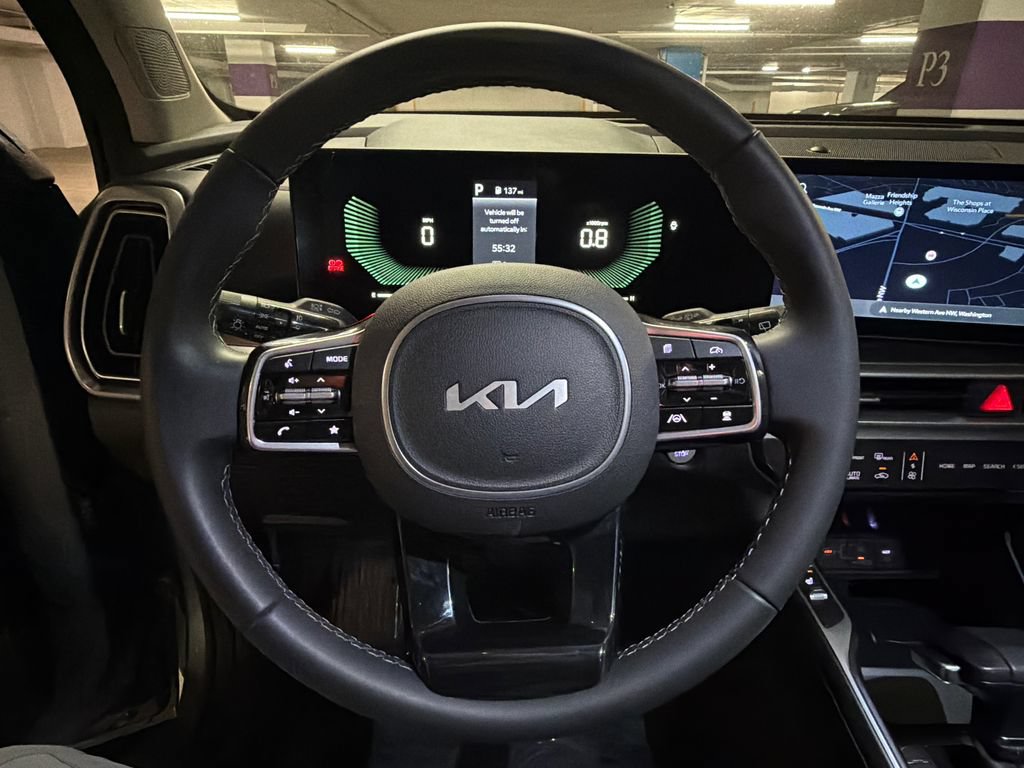 Certified 2025 Kia Sorento EX w/ Panoramic Sunroof Package FWD image 29