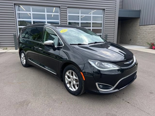 Used 2019 Chrysler Pacifica Limited FWD image 3