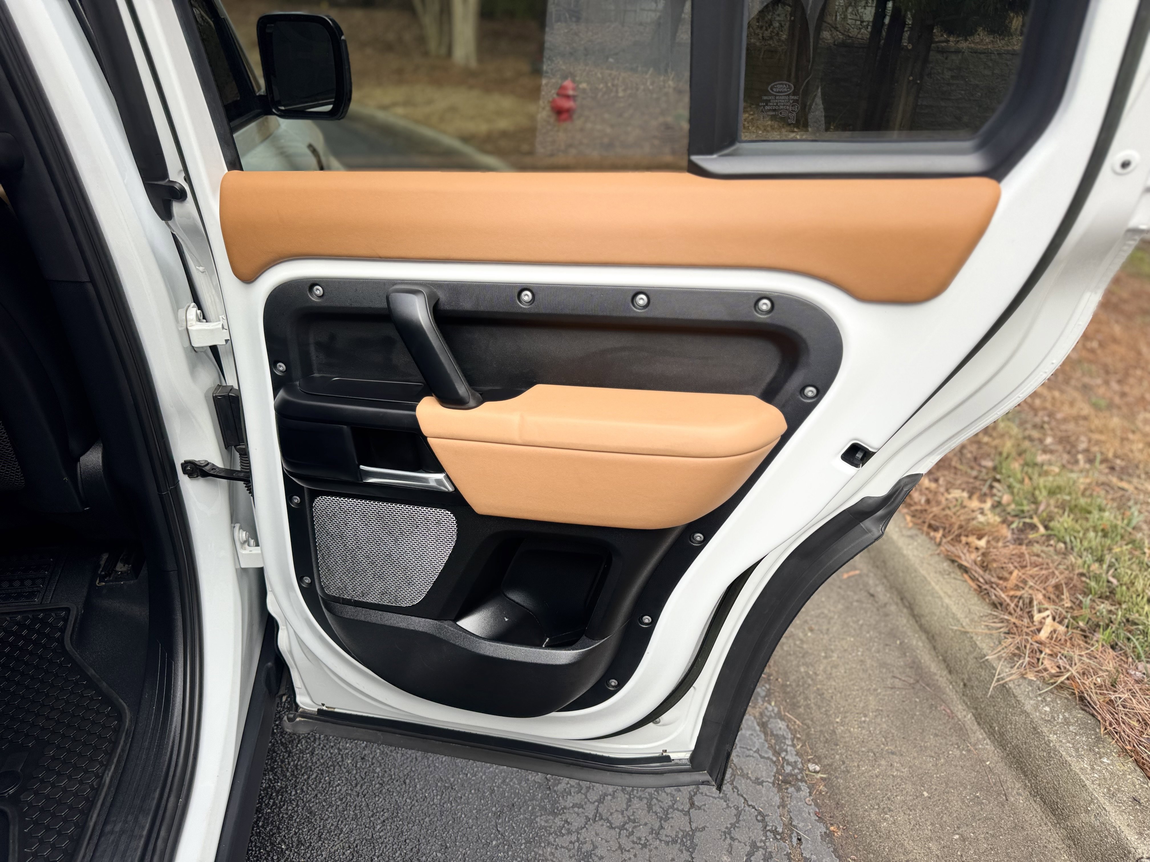 Used 2023 Land Rover Defender 130 S image 21