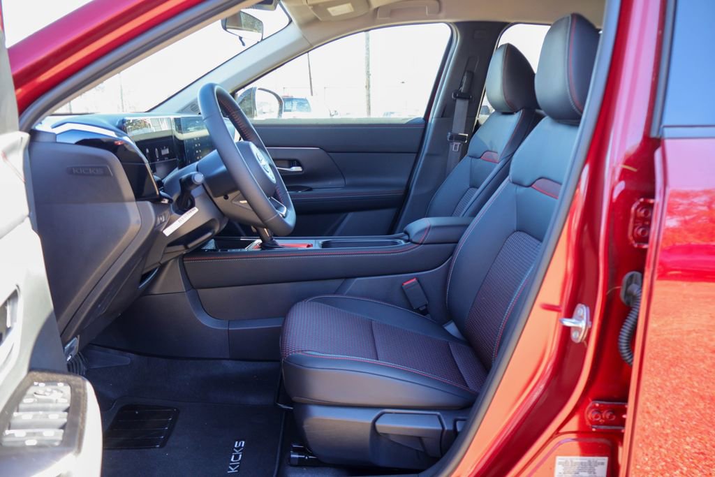 New 2026 Nissan Kicks SR image 7