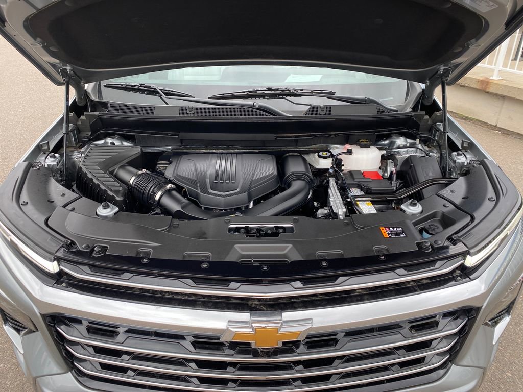 Used 2025 Chevrolet Traverse High Country w/ LPO, Floor Liner Package AWD/4WD image 22