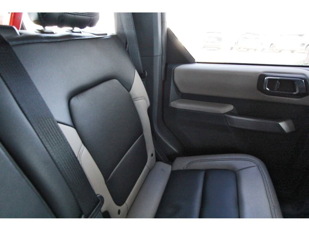 Used 2023 Ford Bronco Wildtrak image 12