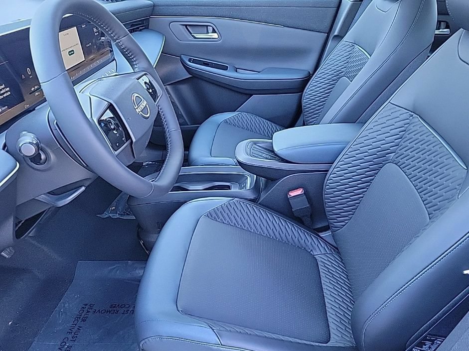 New 2026 Nissan Leaf Platinum+ w/ Floor Mat Package (Platinum+) FWD image 15