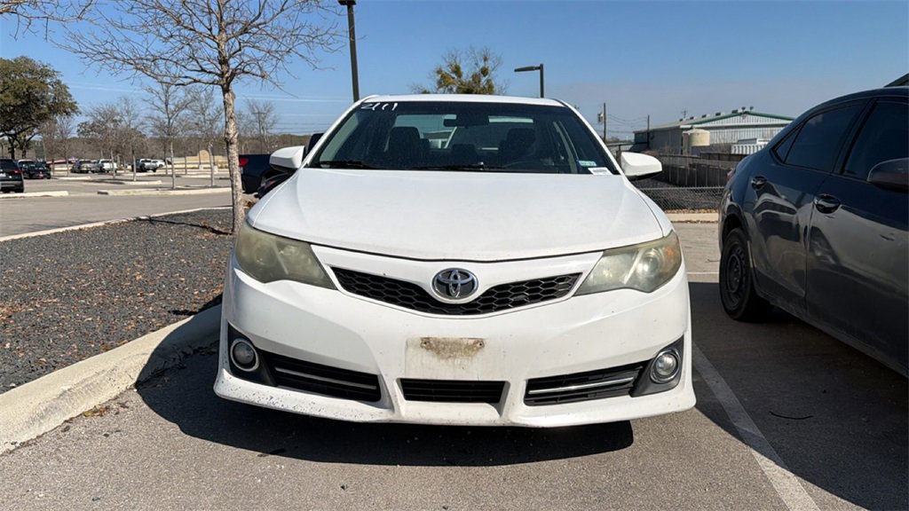 Used 2013 Toyota Camry SE image 2