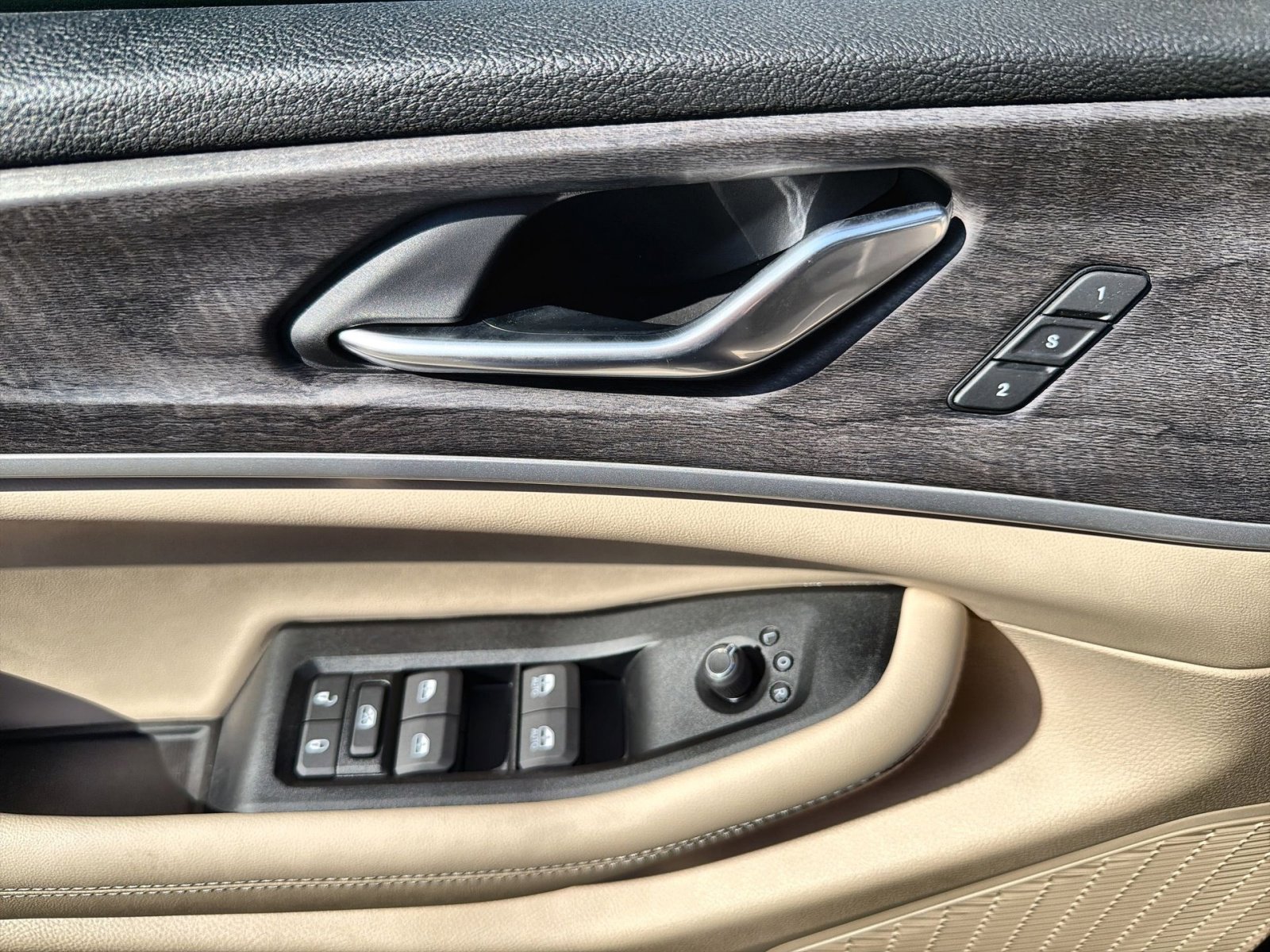 New 2025 Jeep Grand Cherokee Limited w/ Luxury Tech Group II image 15