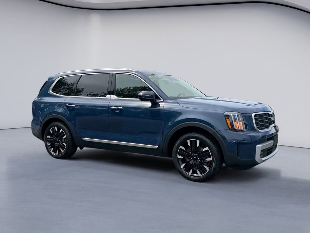 Used 2024 Kia Telluride SX w/ Towing Package FWD image 7