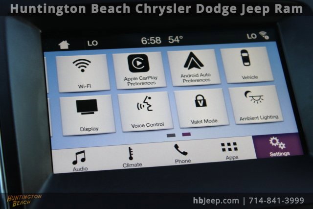 Used 2018 Ford Edge Titanium image 25