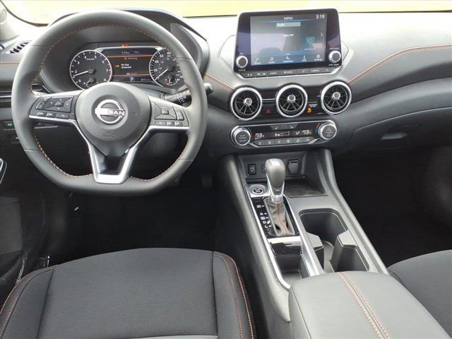 New 2025 Nissan Sentra SR image 9