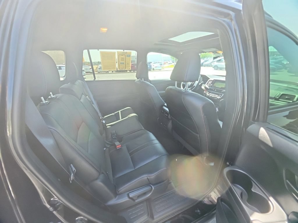 Certified 2025 Honda Passport TrailSport image 30