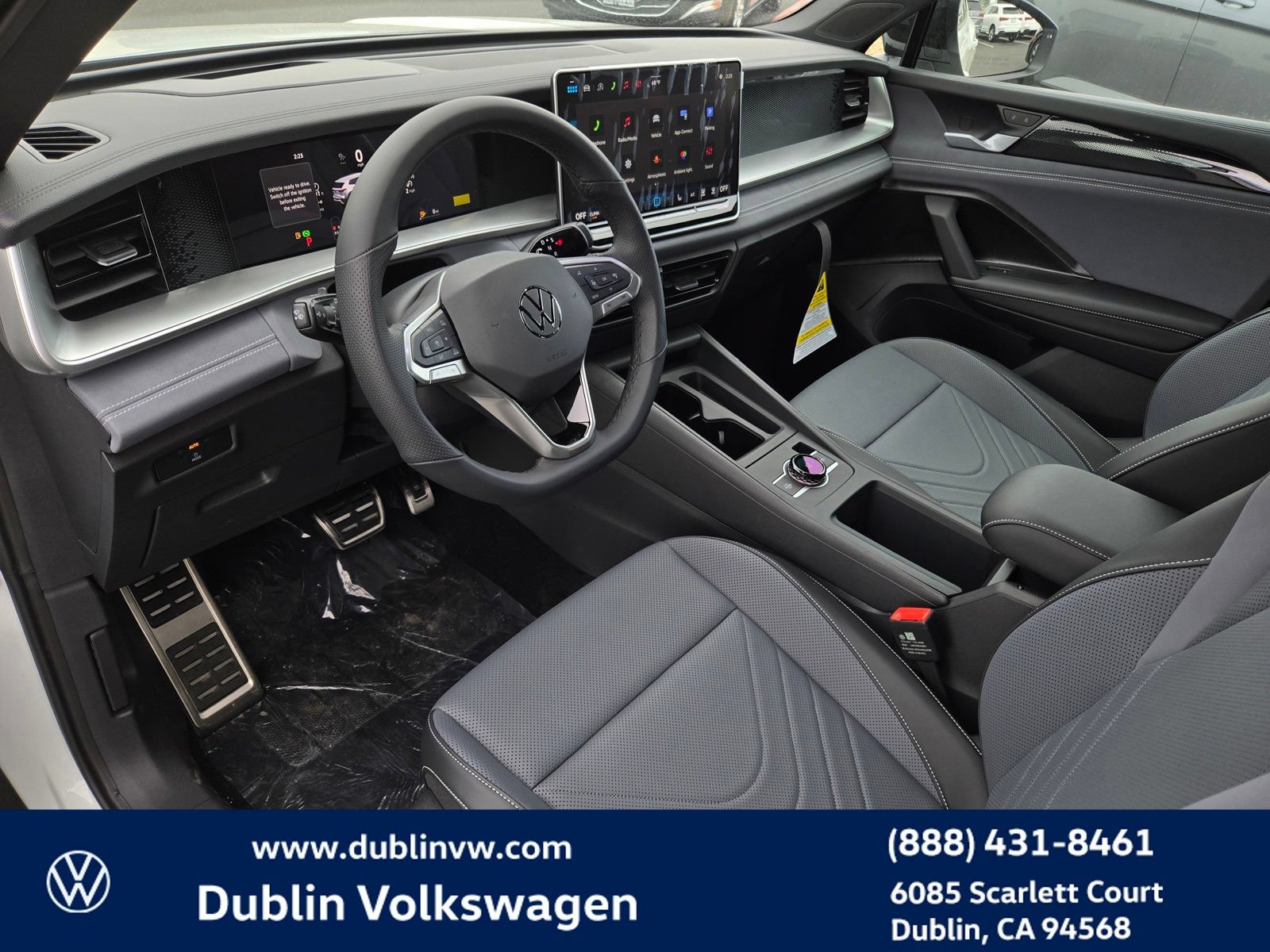 New 2026 Volkswagen Tiguan SE R-Line FWD image 9