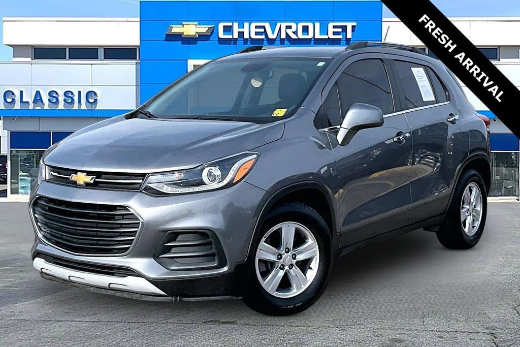 Used 2020 Chevrolet Trax LT w/ LT Convenience Package image 3