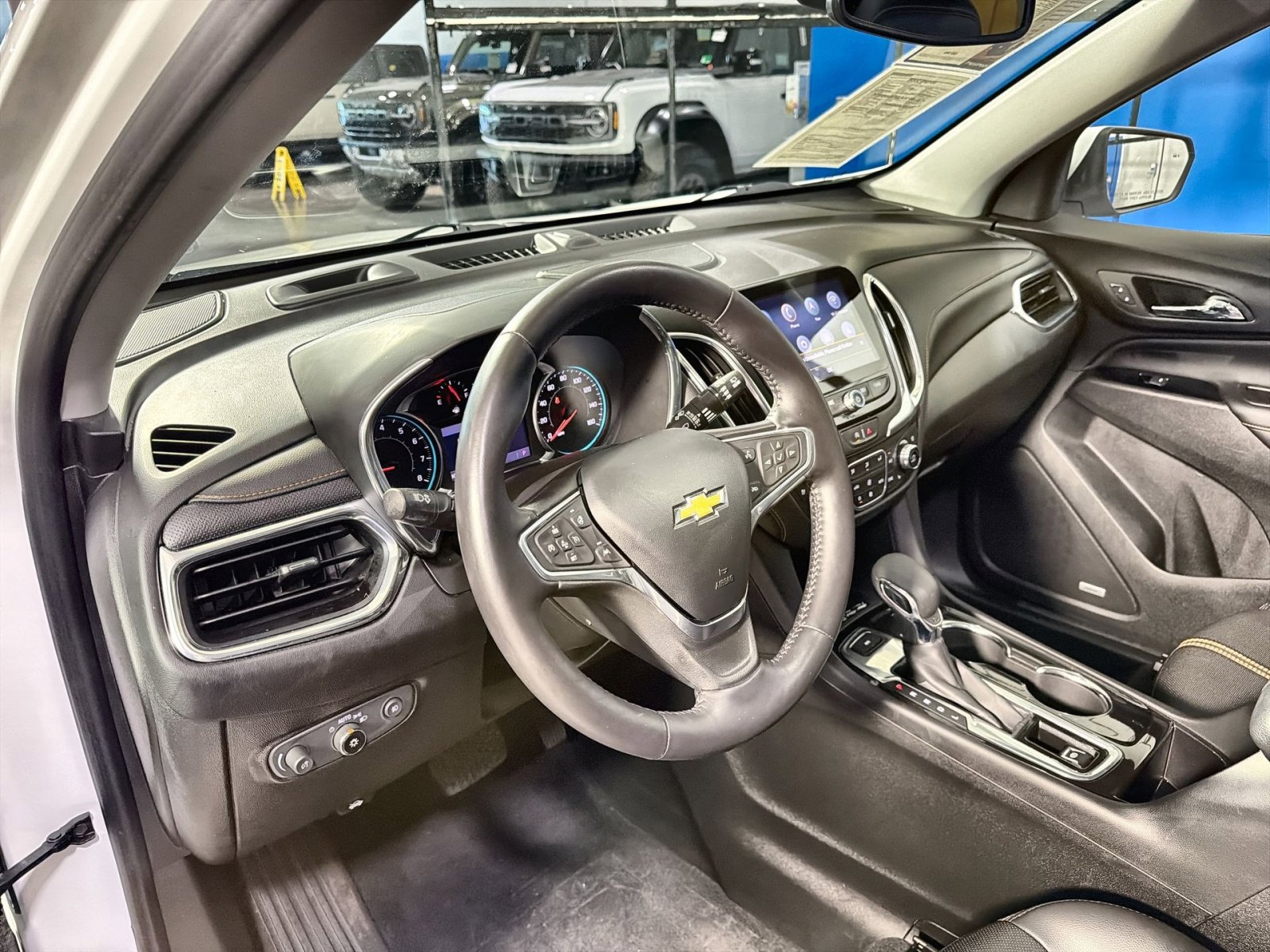 Used 2022 Chevrolet Equinox Premier AWD/4WD image 28