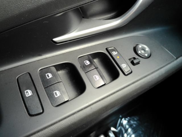 Used 2026 Hyundai Elantra SE FWD image 31