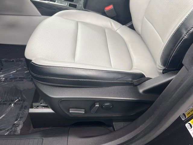 Used 2023 Ford Escape Platinum image 14