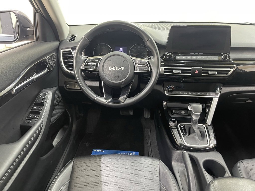 Used 2023 Kia Seltos EX image 29