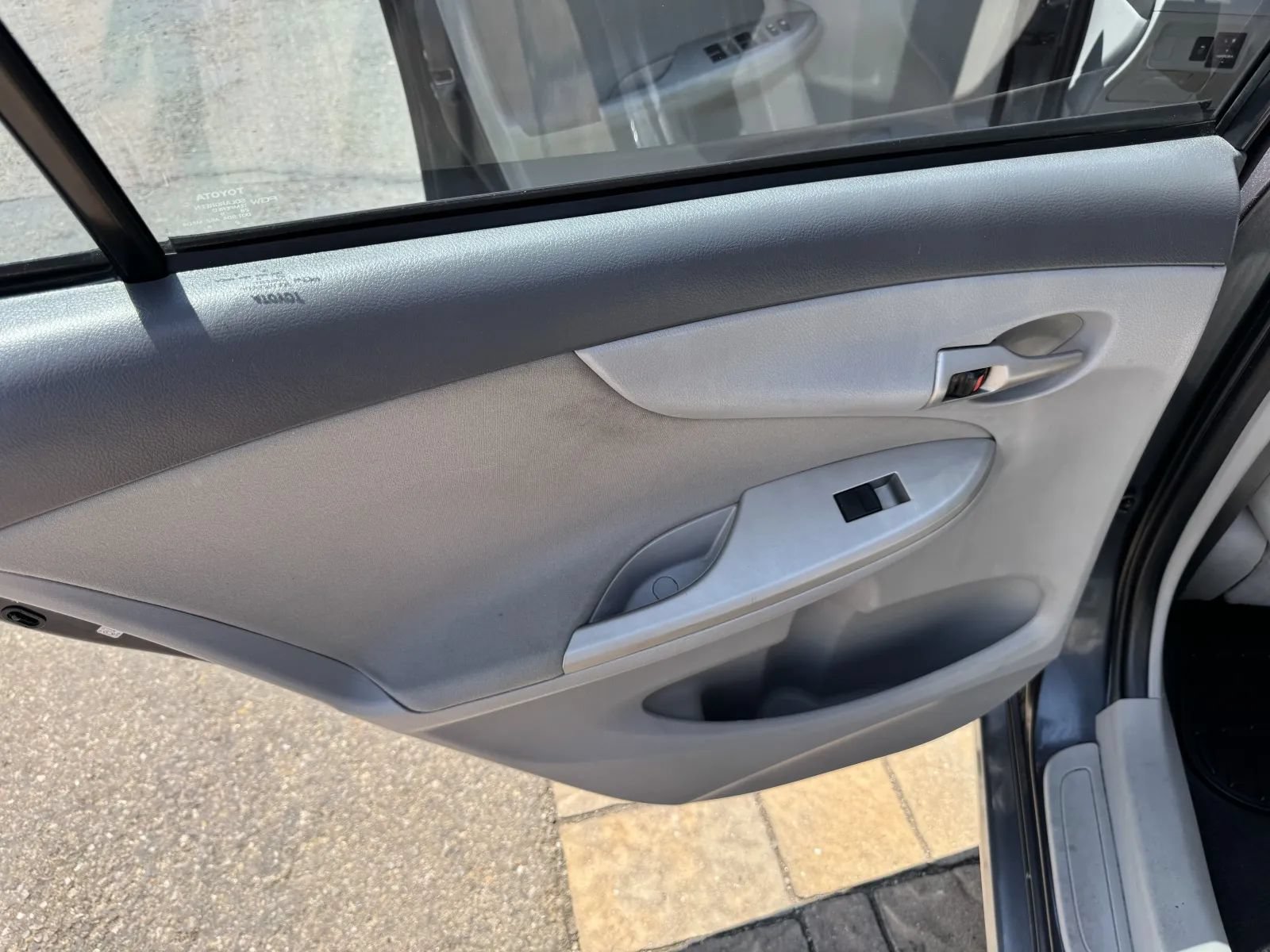 Used 2010 Toyota Corolla LE FWD image 28