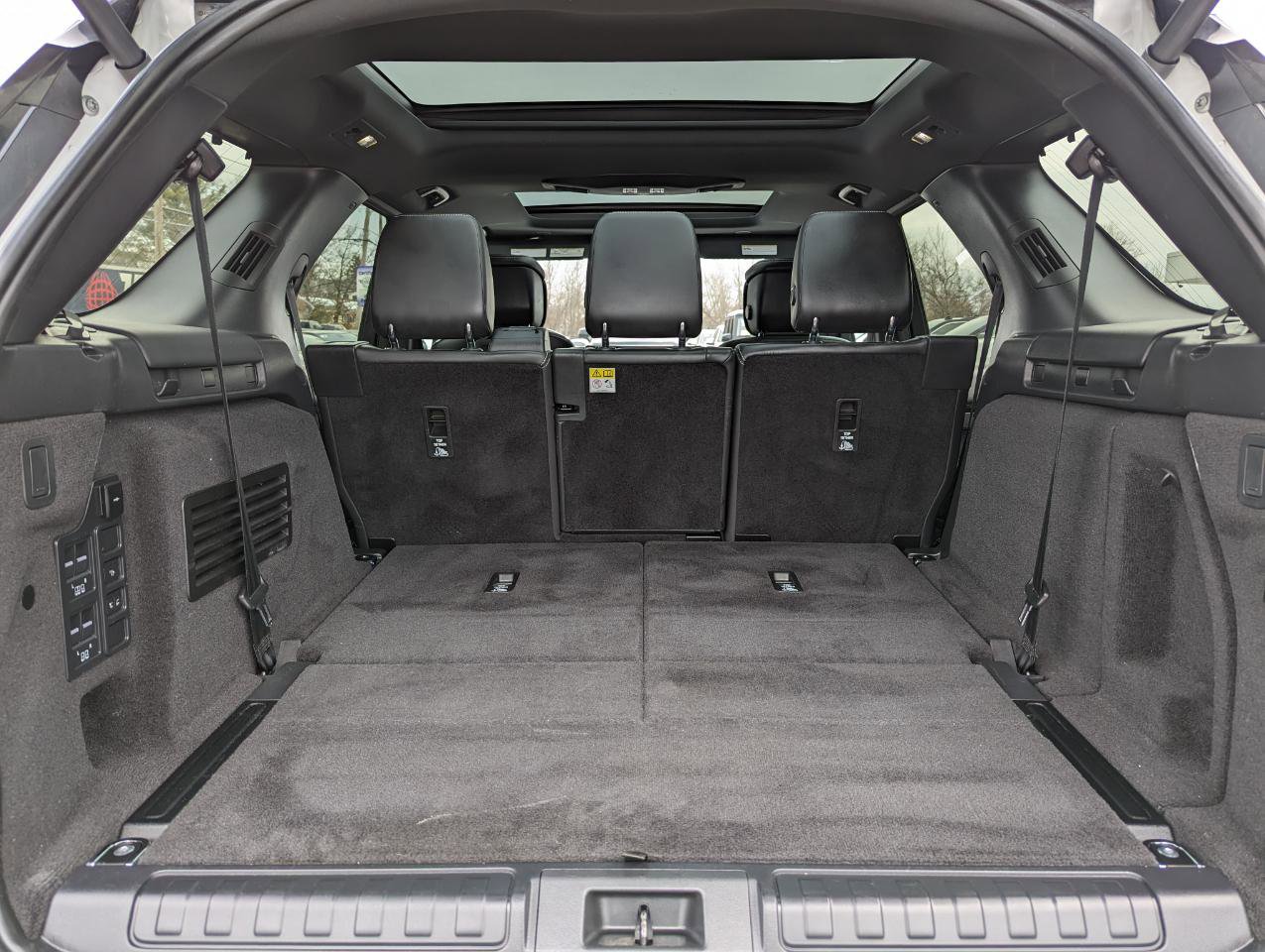 Used 2023 Land Rover Discovery S R-Dynamic image 44