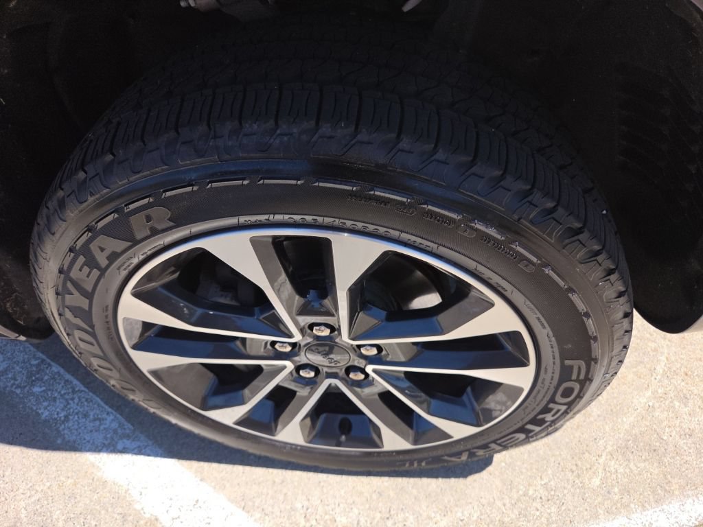 Certified 2023 Jeep Grand Cherokee Overland w/ Adv Protech Group III AWD/4WD image 31