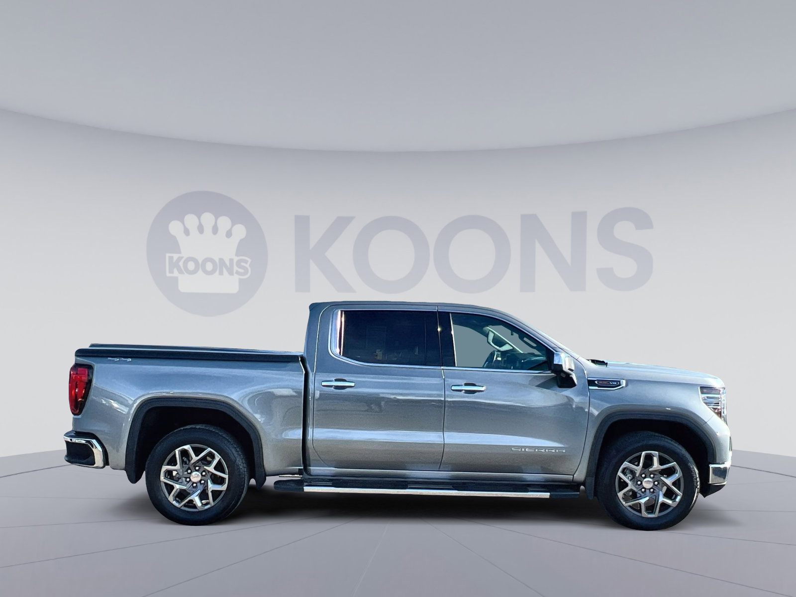 Used 2023 GMC Sierra 1500 SLT w/ SLT Premium Package image 8