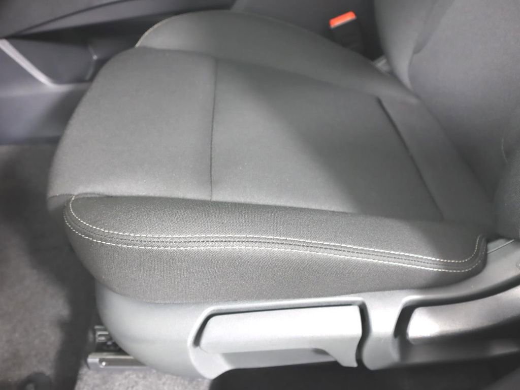 Certified 2025 Nissan Rogue S image 21