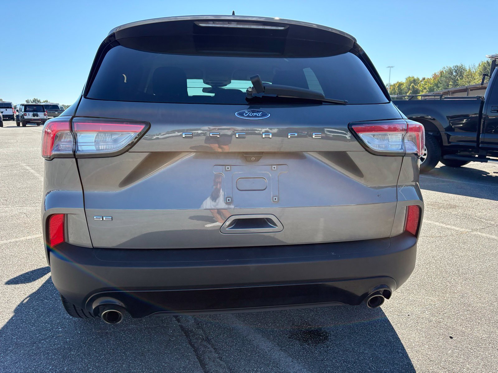 Used 2022 Ford Escape SE w/ SE Sport Appearance Package FWD image 6