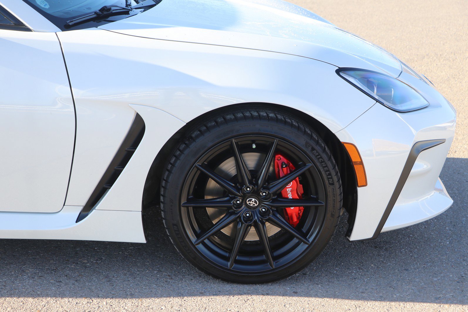 Used 2024 Toyota GR86 Premium image 9