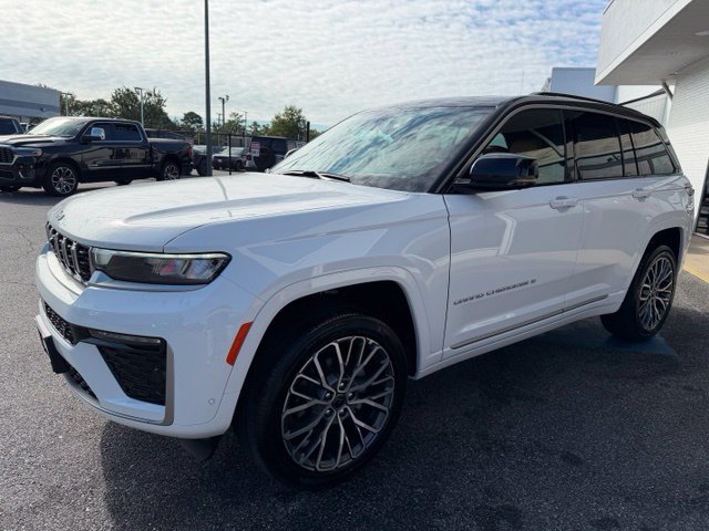 New 2027 Jeep Grand Cherokee Summit w/ Adv Protech Group IV AWD/4WD image 24