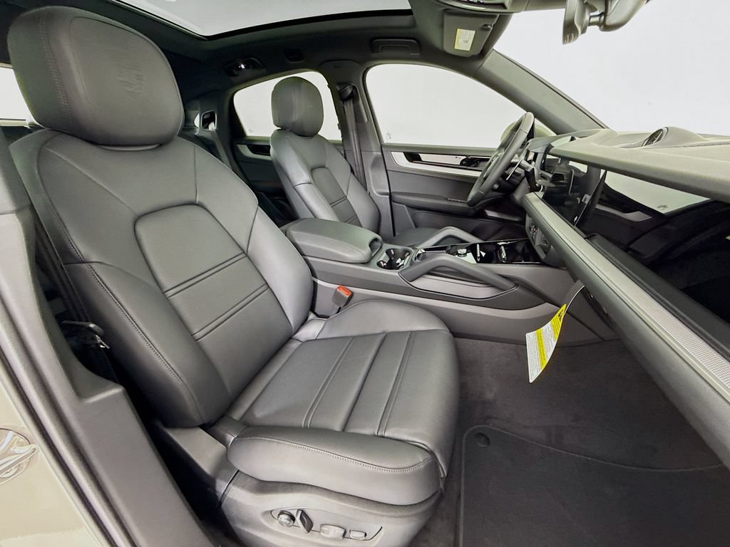 New 2026 Porsche Cayenne E-Hybrid Coupe AWD/4WD image 33