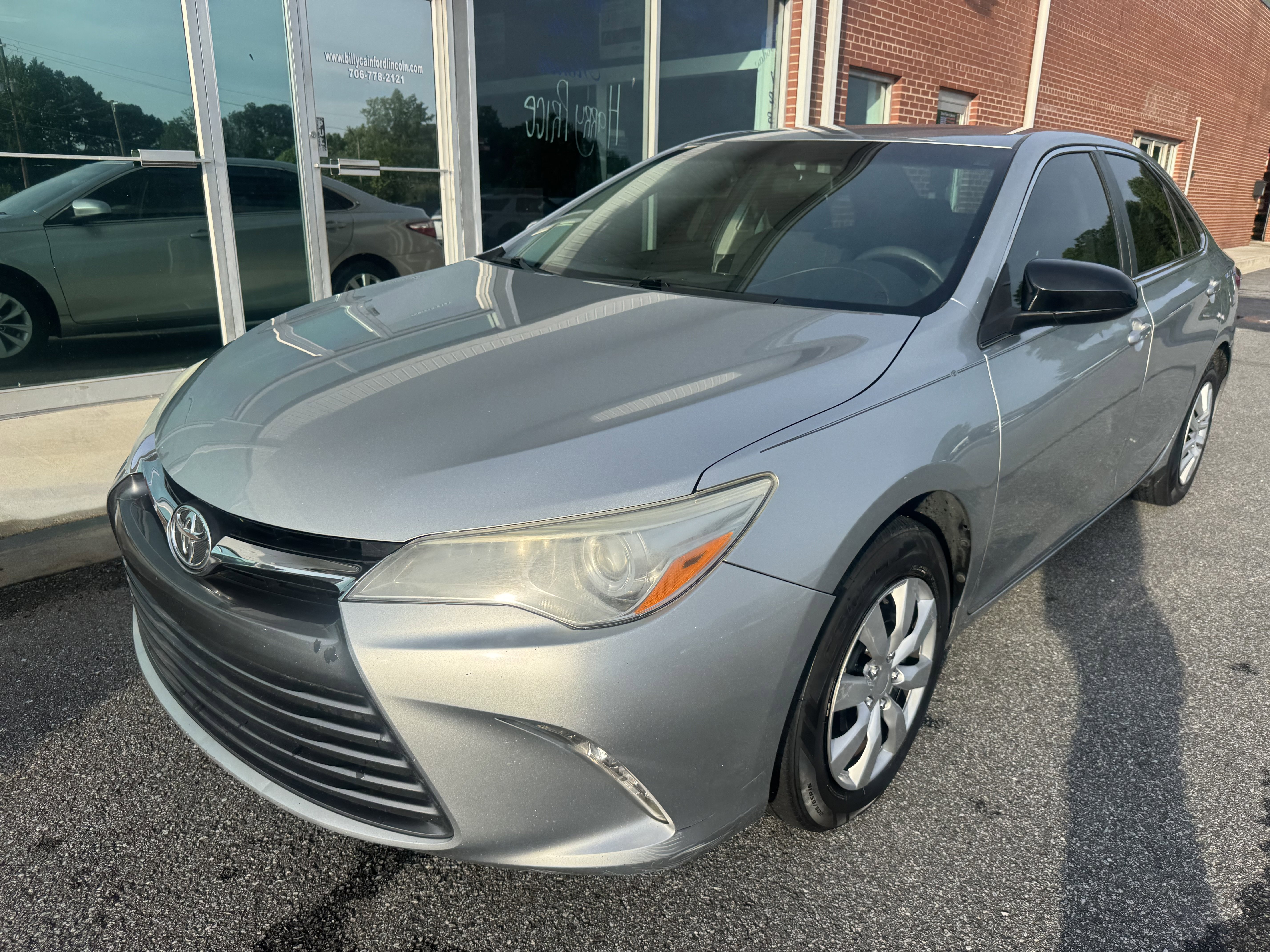 Used 2015 Toyota Camry LE FWD image 5