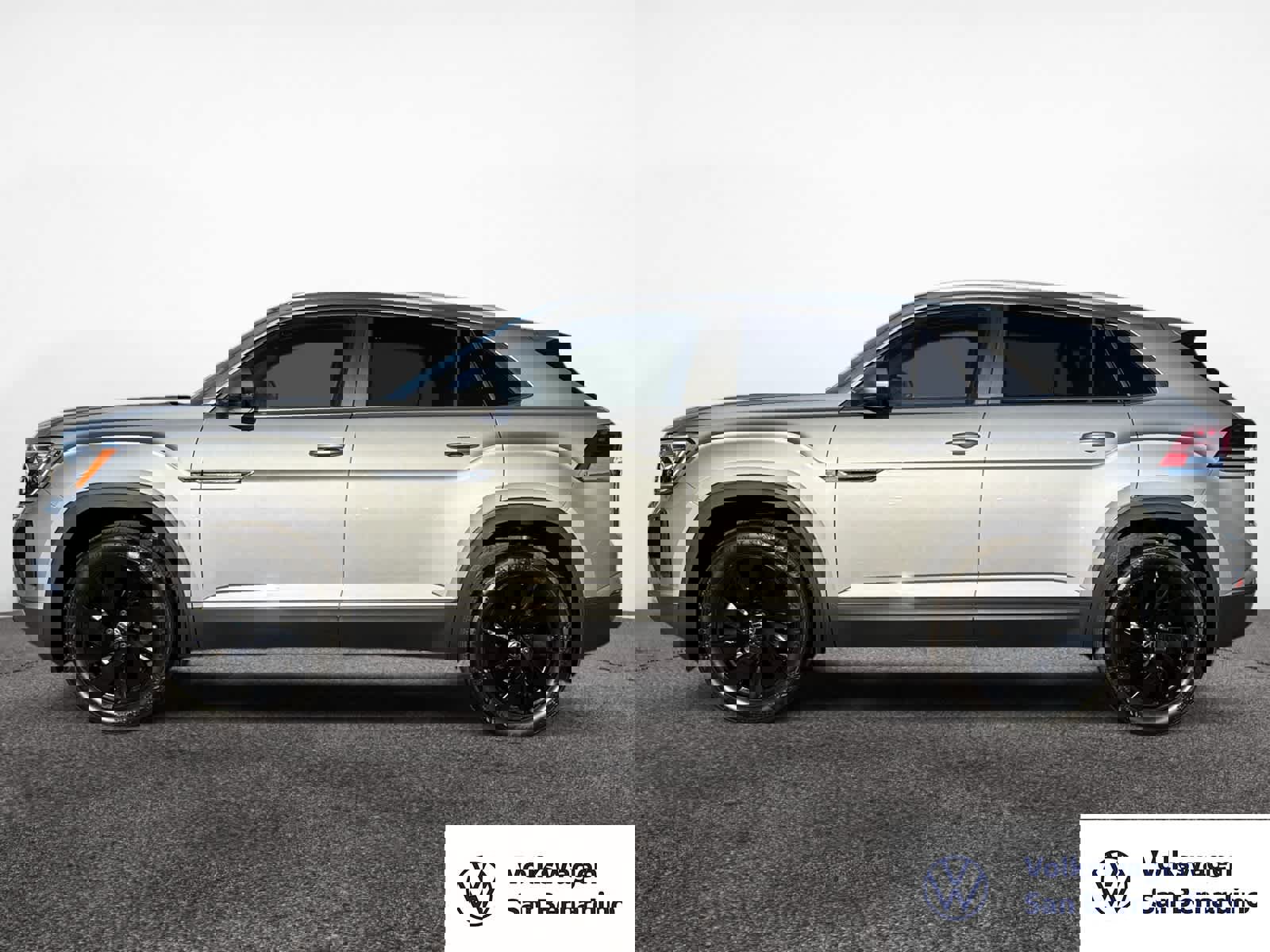New 2026 Volkswagen Atlas Cross Sport SE image 2