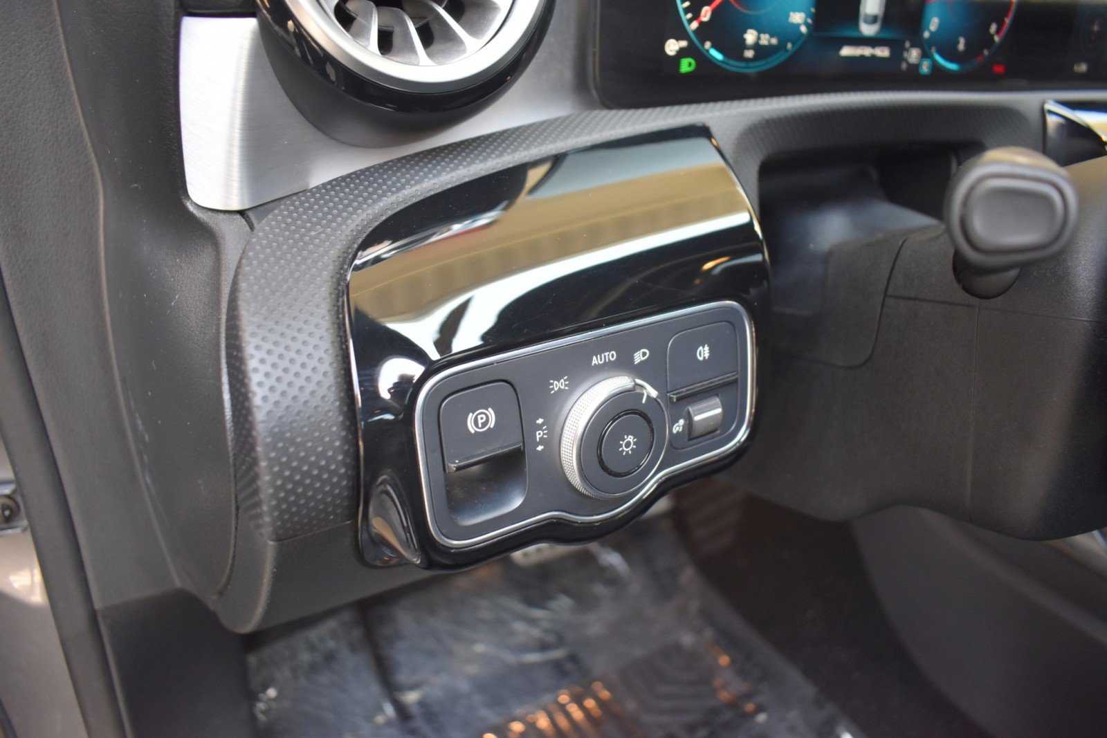 Used 2021 Mercedes-Benz A 35 AMG 4MATIC image 28