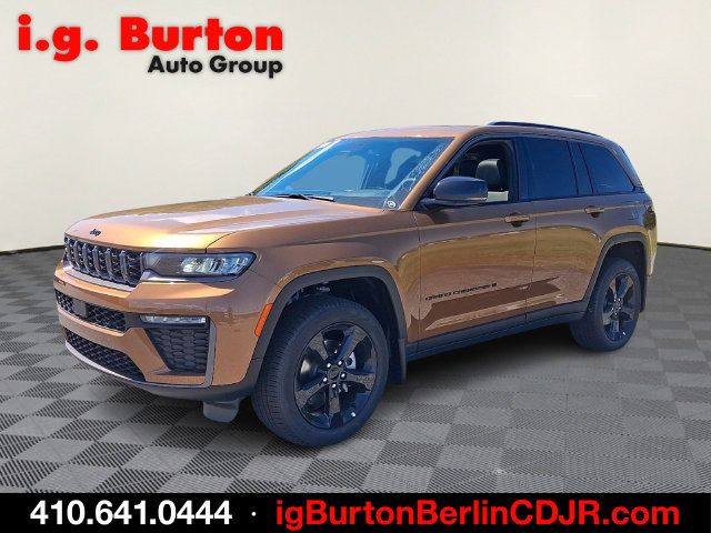 New 2026 Jeep Grand Cherokee Limited w/ Limited Altitude Package AWD/4WD image 2