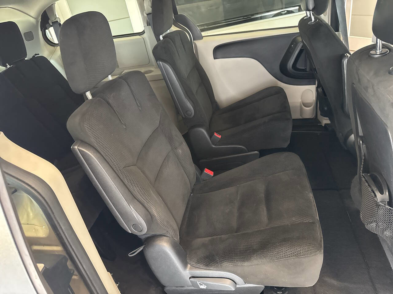 Used 2016 Dodge Grand Caravan SXT w/ Rear Park Assist Package FWD image 31