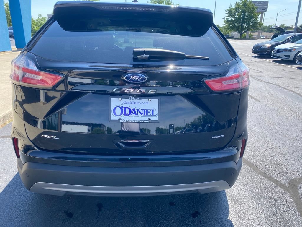 Used 2024 Ford Edge SEL w/ Convenience Package AWD/4WD image 4