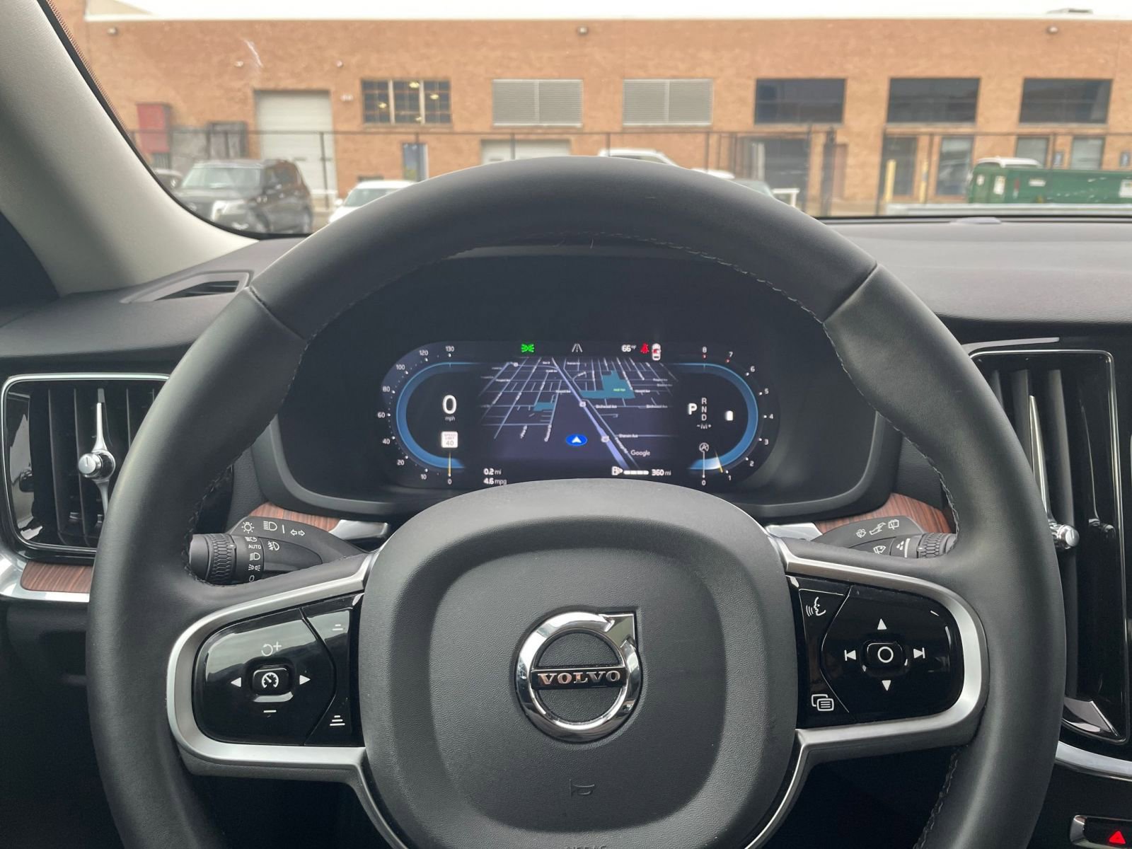 Used 2025 Volvo V60 B5 Cross Country Plus image 33