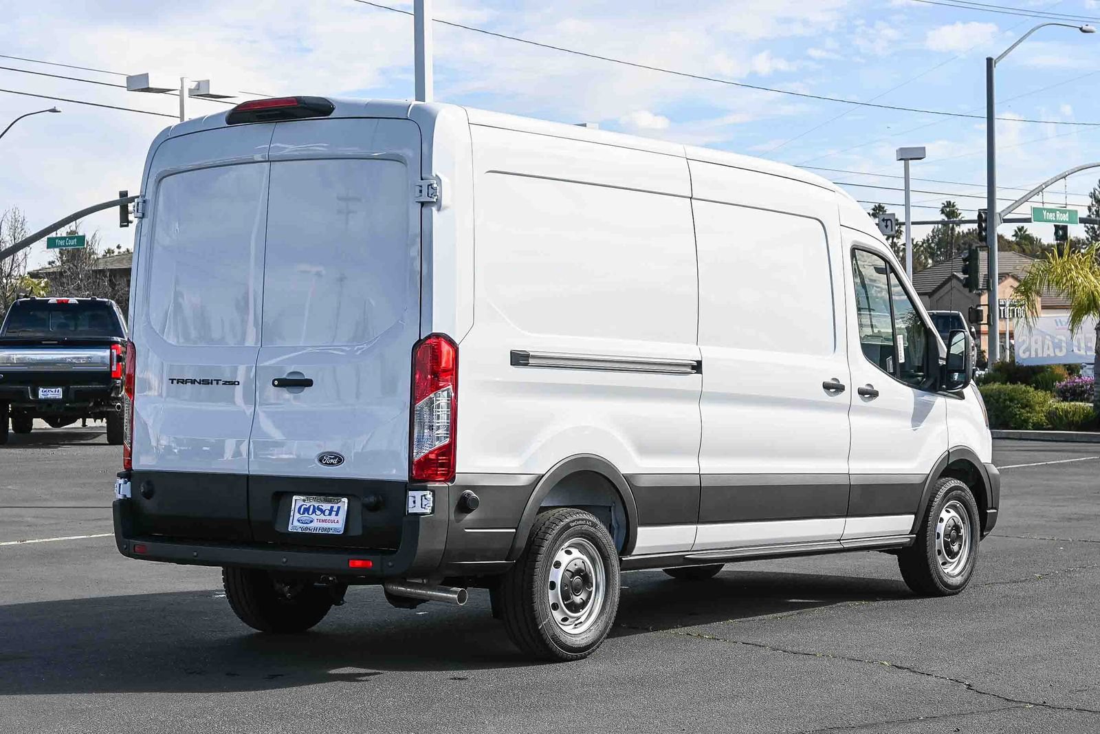 New 2026 Ford Transit 250 148 Medium Roof w/ Load Area Protection Package RWD image 4