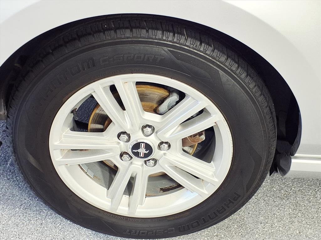 Used 2014 Ford Mustang Convertible w/ Equipment Group 102A image 5