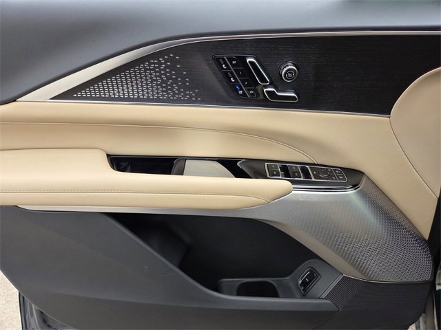 New 2025 Cadillac Lyriq Luxury image 18