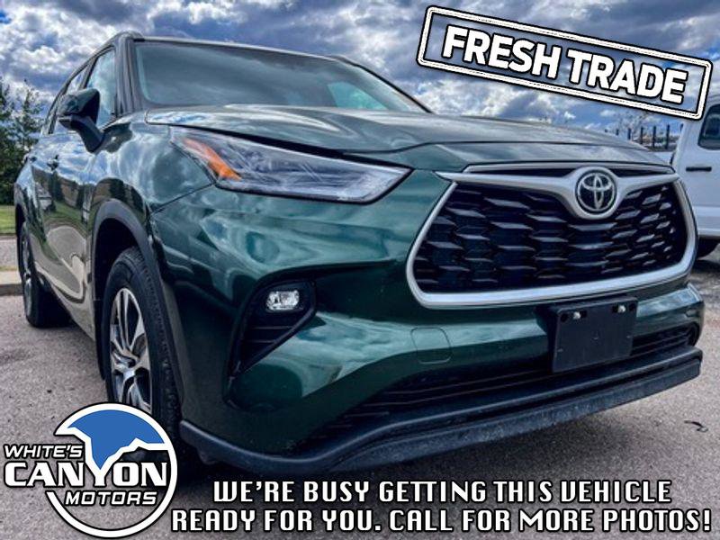 Used 2024 Toyota Highlander XLE image 1