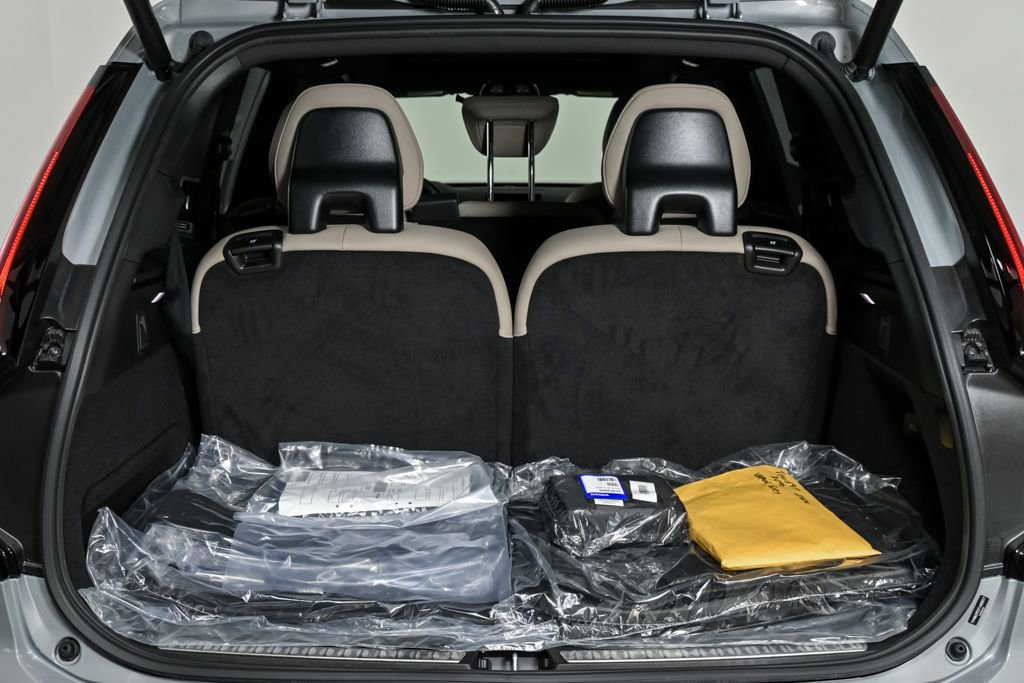 Used 2026 Volvo XC90 B6 Plus w/ Protection Package Premier AWD/4WD image 32