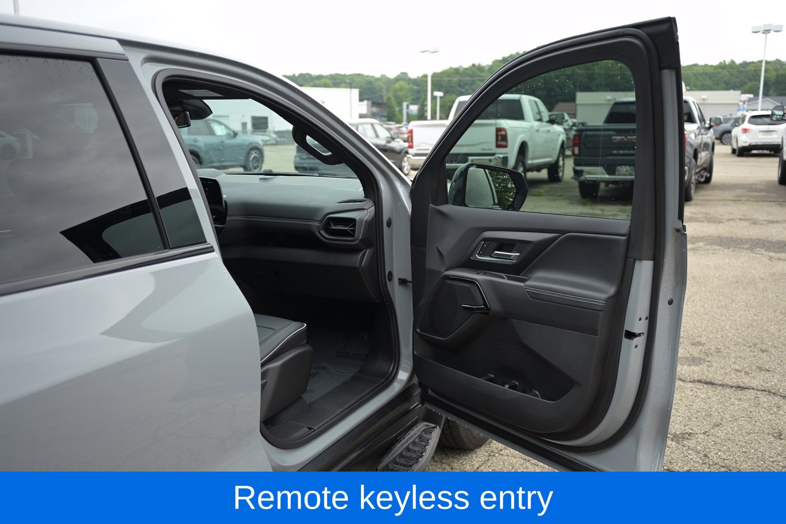 Used 2026 Chevrolet Silverado EV LT AWD/4WD image 39
