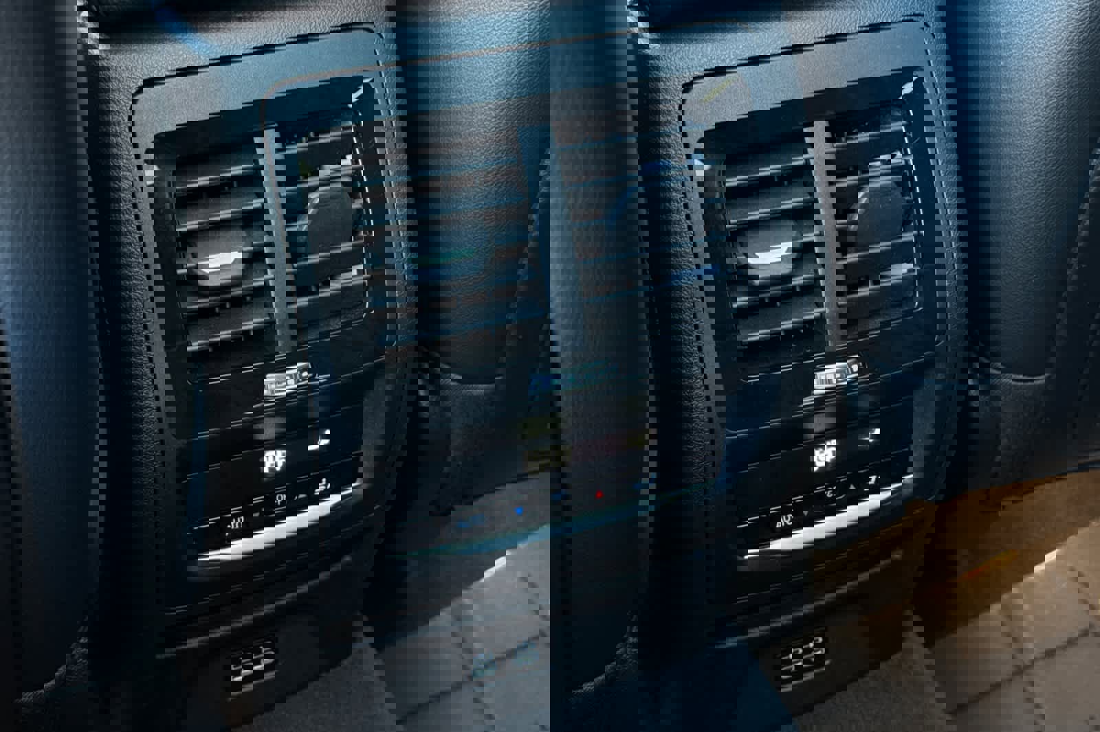 Certified 2023 BMW X3 xDrive30i w/ Premium Package image 16