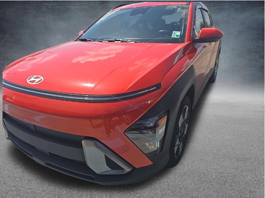 Used 2024 Hyundai Kona SEL w/ Convenience Package FWD image 3
