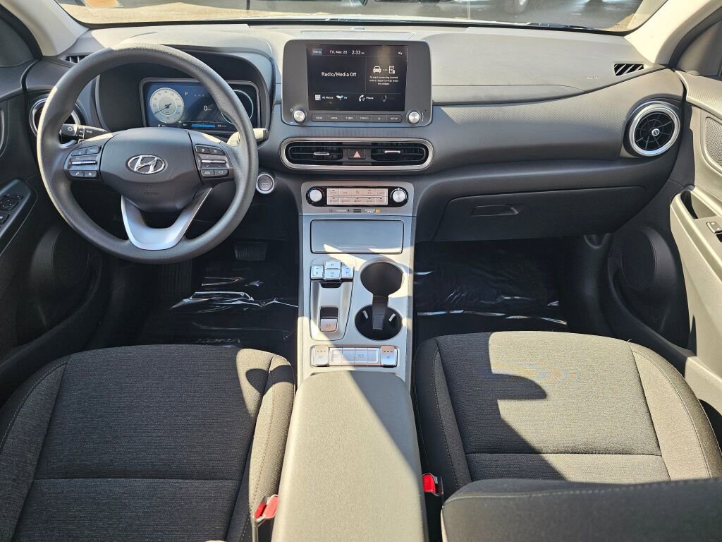 Used 2023 Hyundai Kona SE image 9